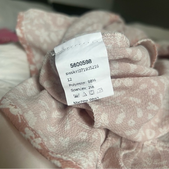 Women’s XS SHIEN Summer light weight floral print skirt - Picture 4 of 7